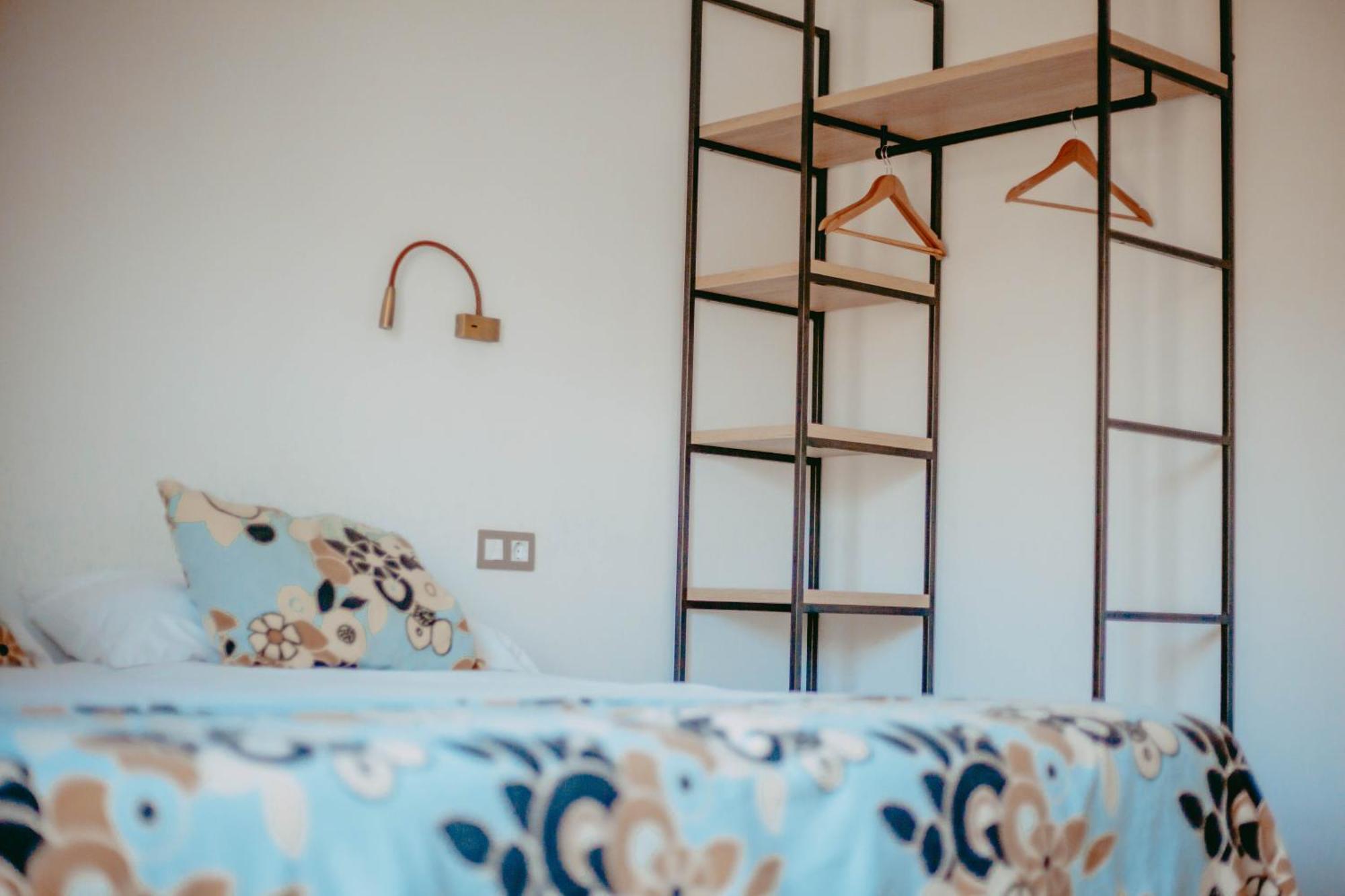 Hostal Restaurant Mussons Vins Poboleda Bagian luar foto